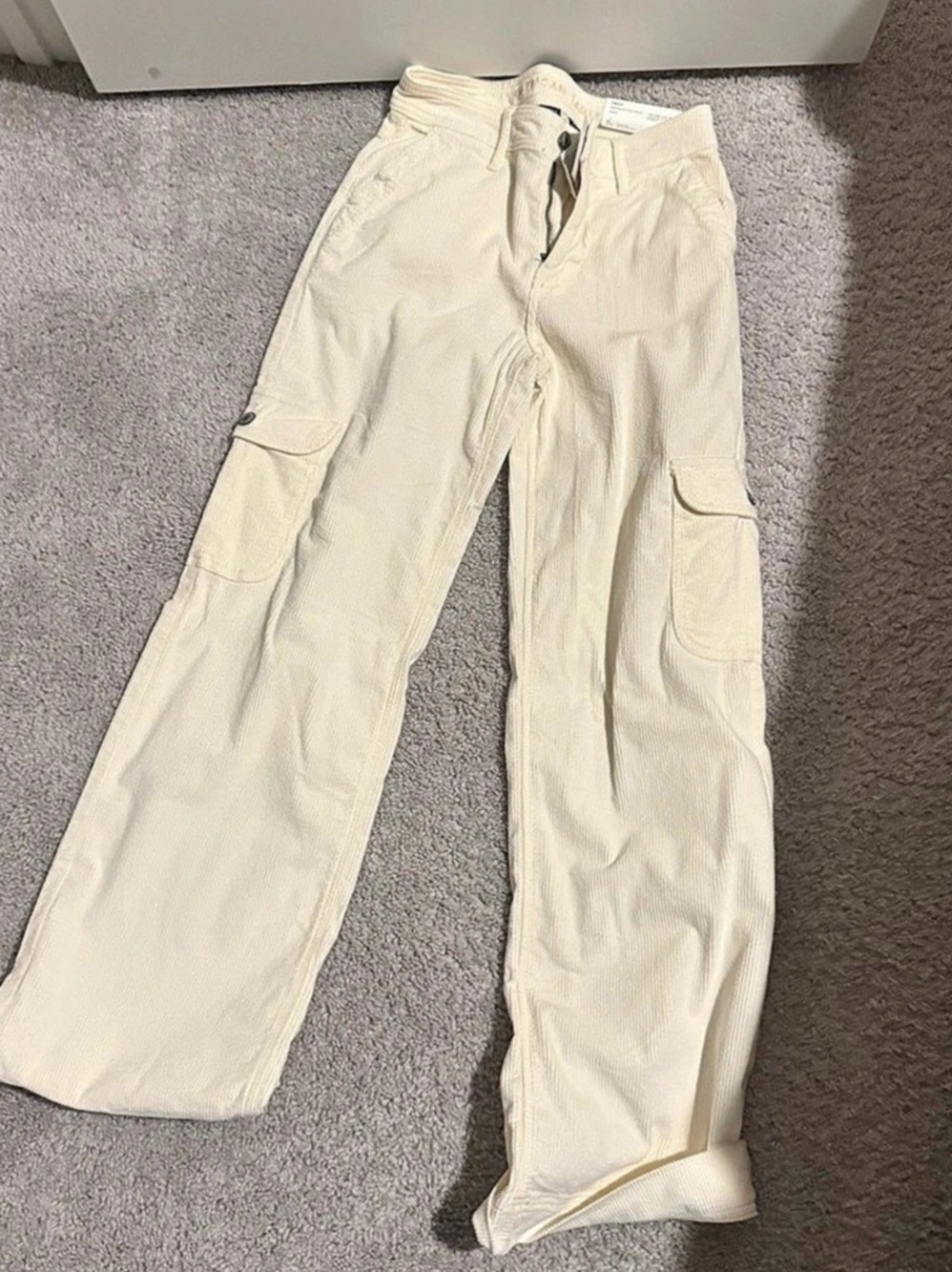 American Eagle Super High-Rise Baggy Wide Leg Cargo Corduroy Pants Cream XS